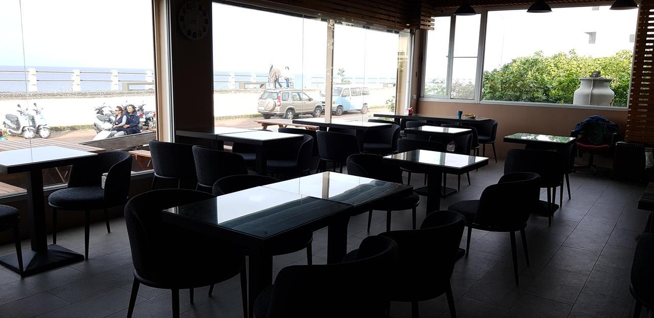 綠島 綠堤濱海旅店 Bed and Breakfast Lyudao Buitenkant foto